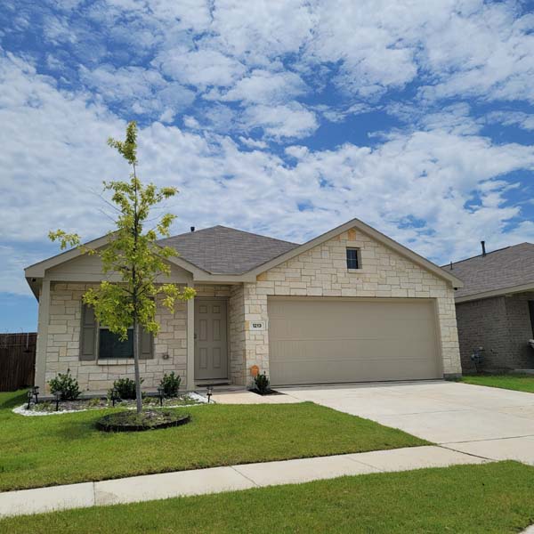 1213 Wildflower St., Ennis, TX 75119